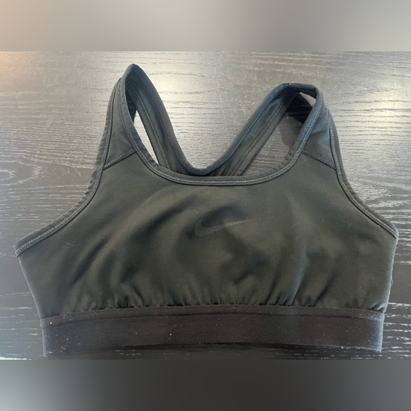 Girls Medium Nike Drifit Sports Bra - Picture 3 of 3